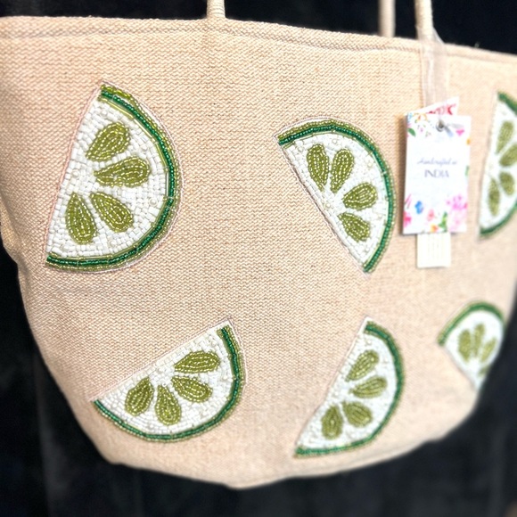 ๐โ๐ฉ Viral Made in India, Handcrafted Beaded Lime Tote- NWT๐โ๐ฉ - Picture 9 of 11